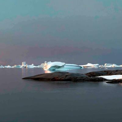 10 iceberg cimetiere au coucher du soleil 