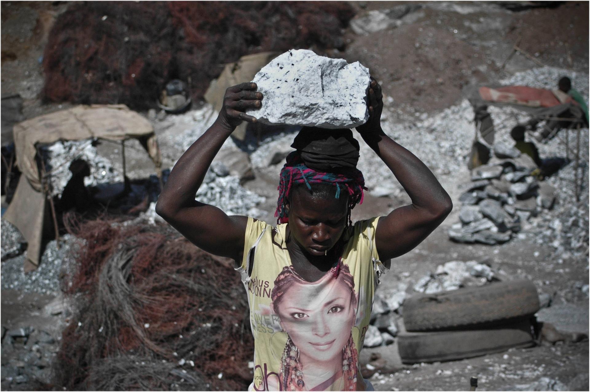 Carrière de granit au Burkina-Faso, de Mohamed_Ouedraogo